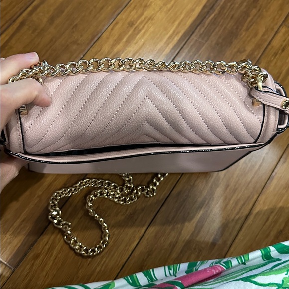 Victoria's Secret Blush Quilted Crossbody Bag with mirror - Picture 9 of 9